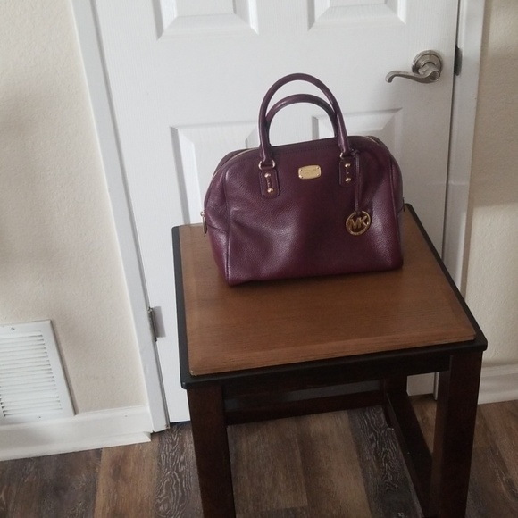 Purse - Picture 1 of 2